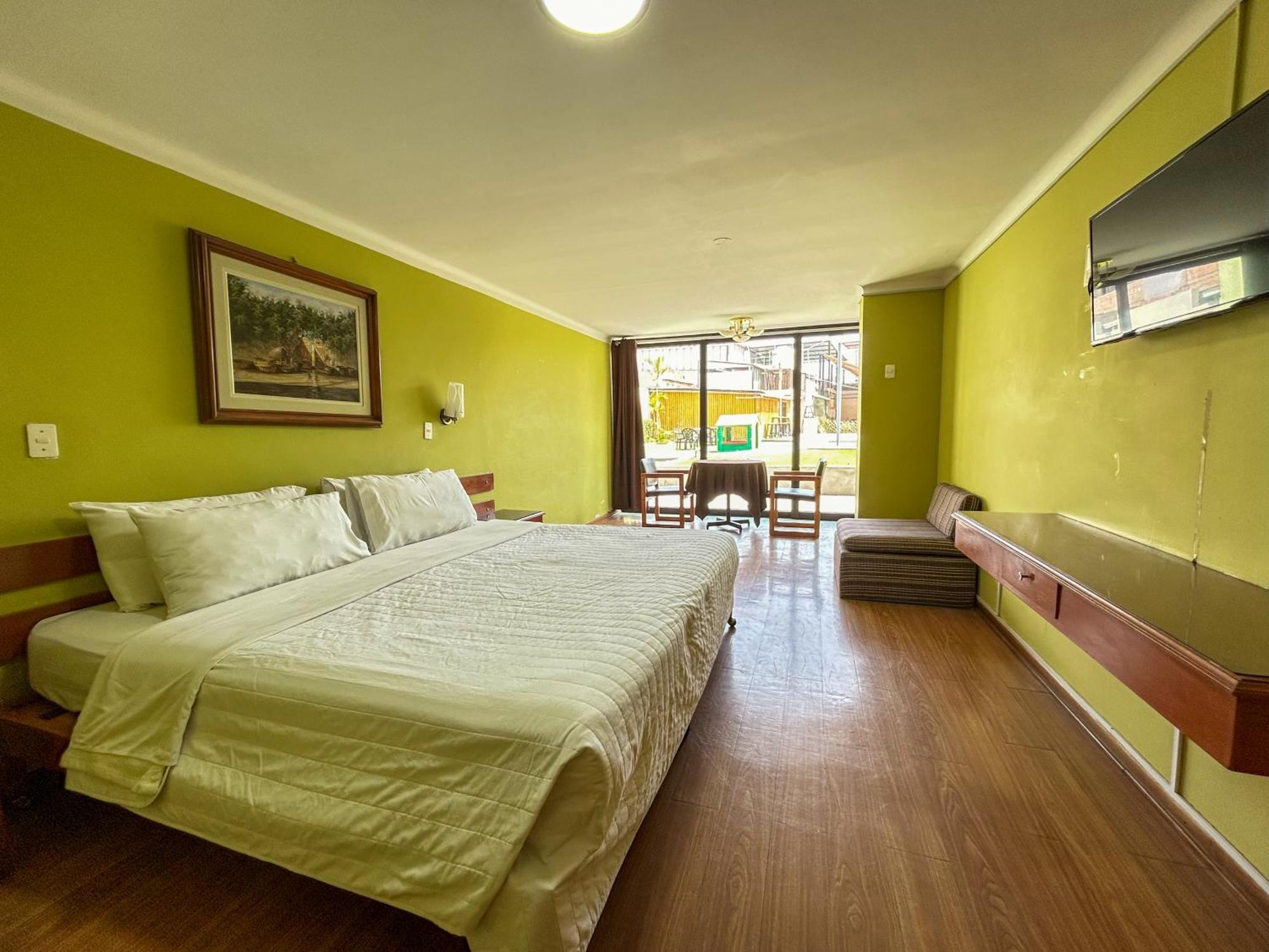 Holiday Suites Tacna Room photo